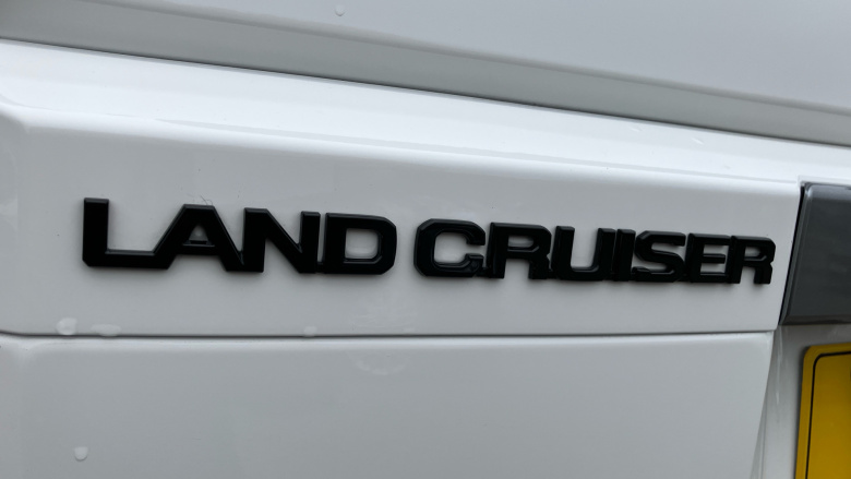 Toyota Land Cruiser Diesel 2.8D 205 Commercial Auto